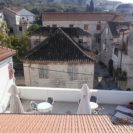 Klaudija's Charming & *