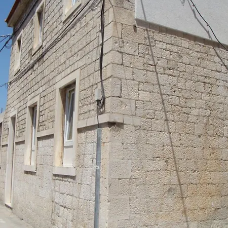 Πανσιόν Klaudija's Charming &