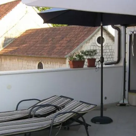 Klaudija's Charming & Πανσιόν